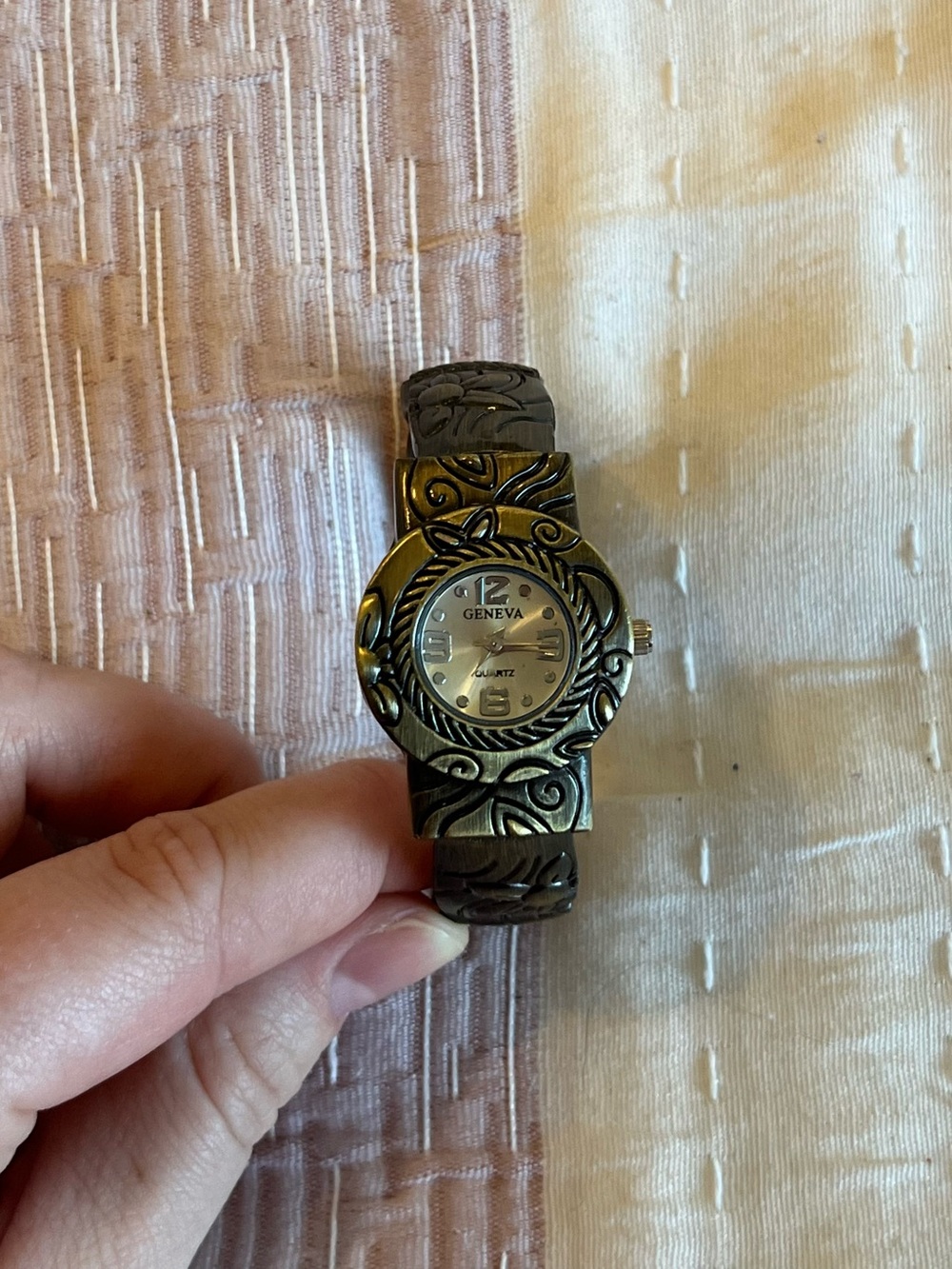 Y2K 2000s Geneva Floral Engraved Gold Tone Bangle Watch